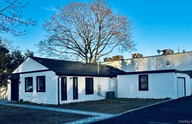 2 Park Avenue - 2 Park Avenue, Greenvale, NY 11548