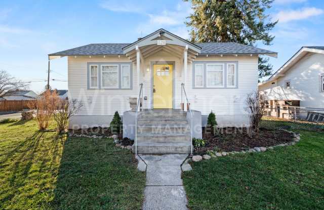 Welcome to this charming 1-bedroom, 1-bathroom home located in the vibrant city of Spokane, WA. photos photos