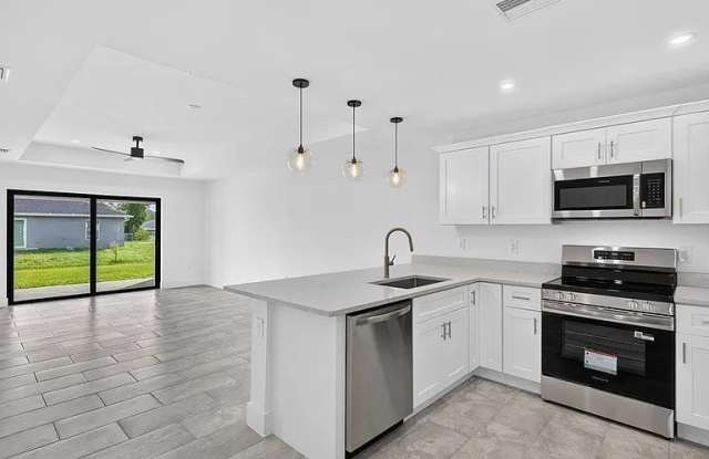 4688 Golfview Boulevard Gallery 4