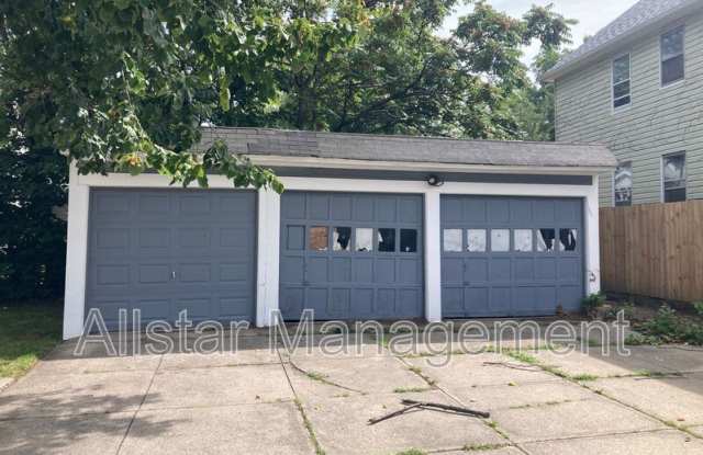 17202 Grovewood Ave Gallery 3