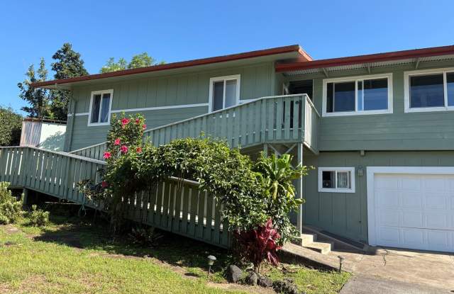 Spacious and well-kept 3 bedroom 2 bath home Gallery 1
