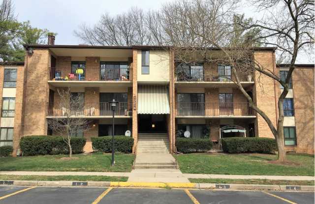 13215 DAIRYMAID Drive unit: 302 photos photos