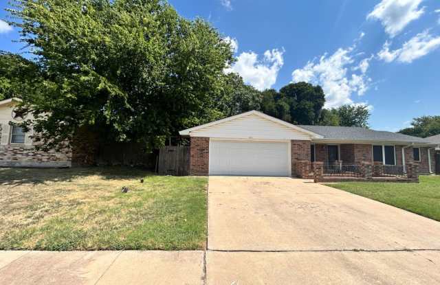 4 bedroom 2 bath Gallery 1