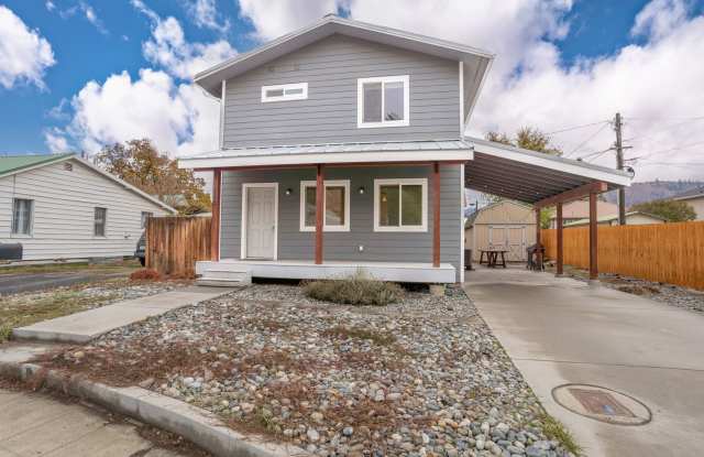 3 Bedroom, 2 Bathroom Home with Full Finished Basement - 113 Perry Street, Cashmere, WA 98815