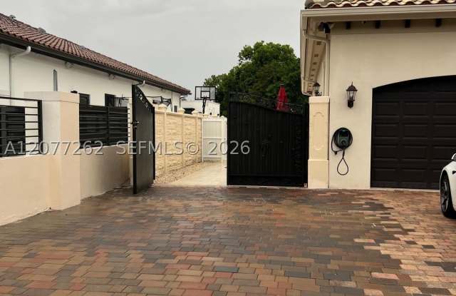 12241 SW 81st Ter photos photos