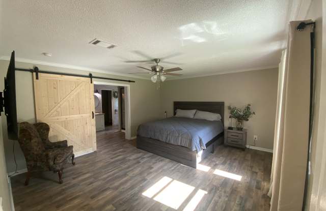 461 Crewlake Loop Gallery 2