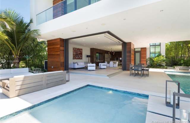 421 N Hibiscus Dr Gallery 2