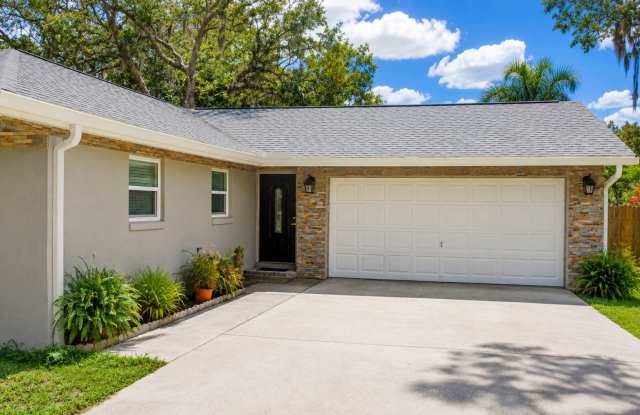 3 Bedrooms / 2 Bath Brandon Home Gallery 3