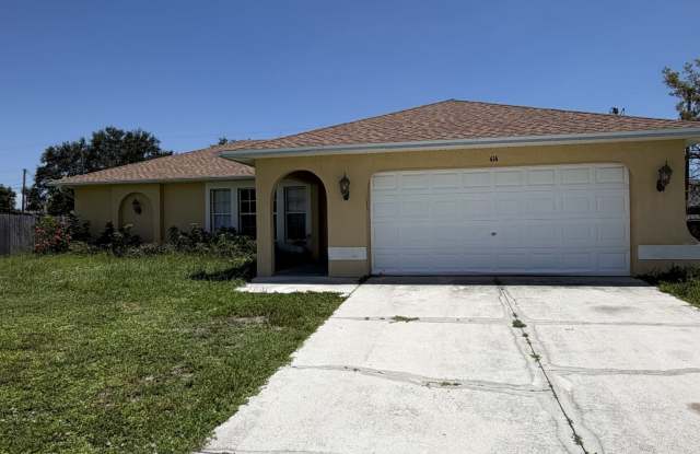 414 SE 13th St. Cape Coral, FL 33990 Gallery 1
