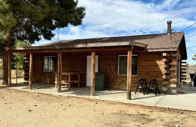 Charming 2 Bedroom Home on Large Private Lot with Mountain Views photos photos Charming 2 Bedroom Home on Large Private Lot with Mountain Views photos photos