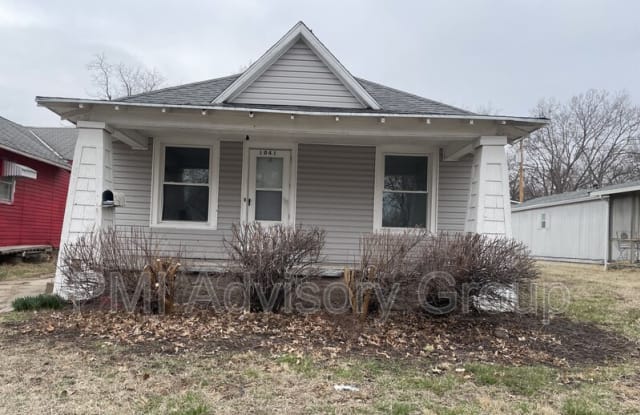 1041 SW Plass Ave - 1041 Southwest Plass Avenue, Topeka, KS 66604