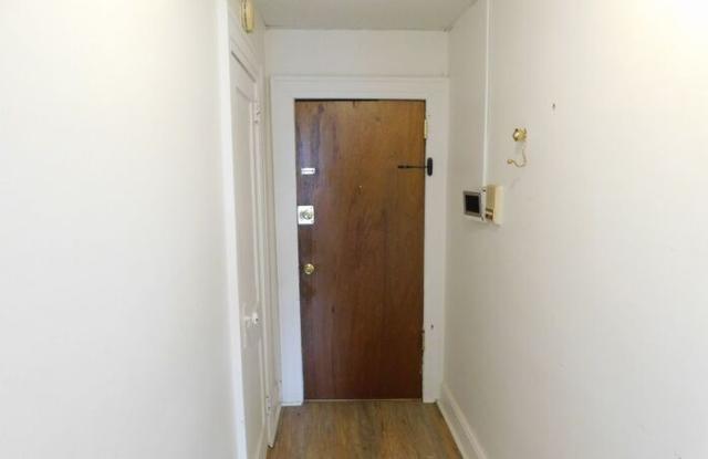 305 Milburn Avenue Gallery 4