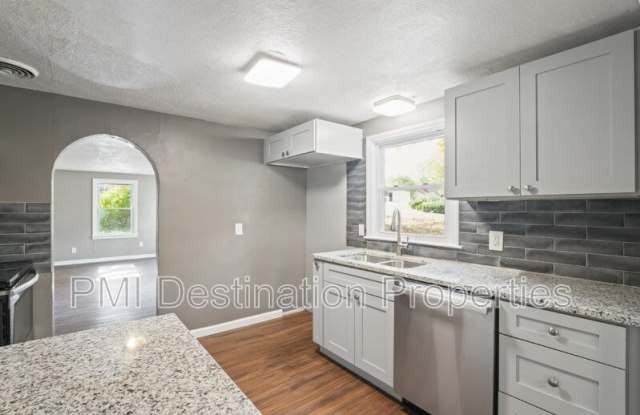 2807 N 52nd St photos photos