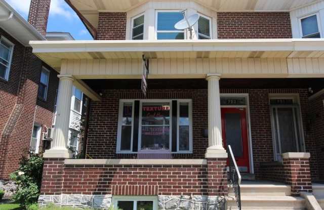 723 PENN Avenue Gallery 1