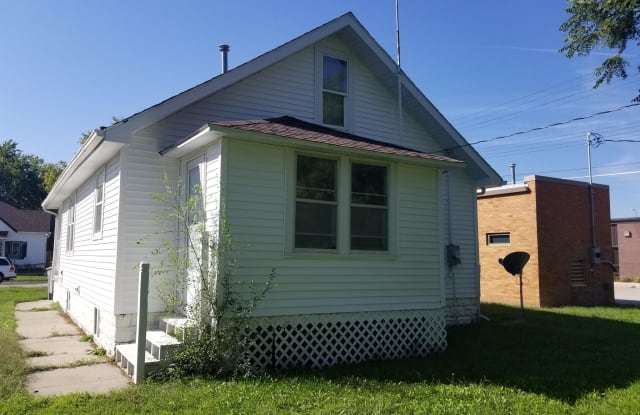 109 East Phillip Avenue - 109 East Phillip Avenue, Norfolk, NE 68701