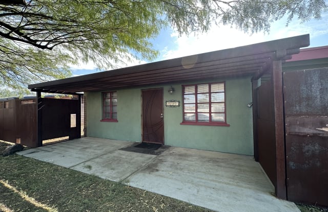2208 N Rita Ave photos photos