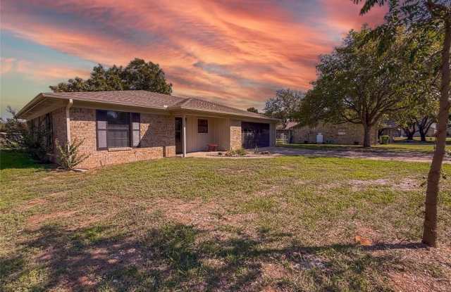 3809 Winding Way - 3809 Winding Way, Hood County, TX 76049