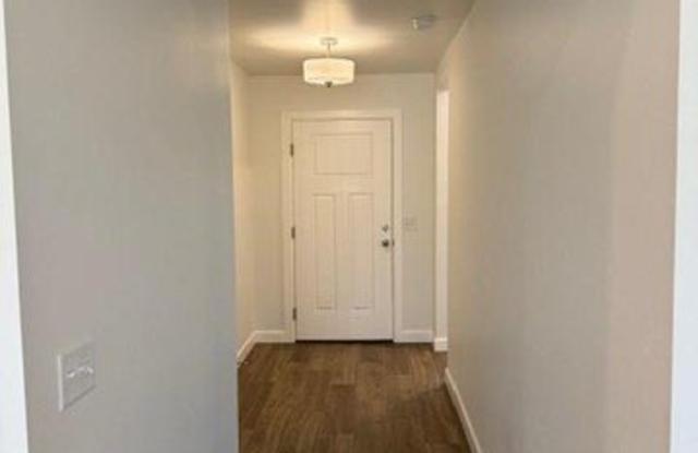 8608 Martin Lane Gallery 3