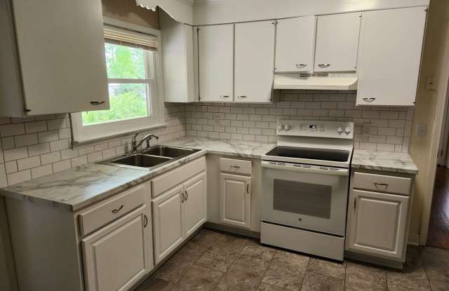 2 bed 1 bath Duplex Unit-Chesterfield Gallery 4