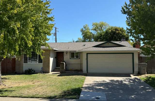 Adorable 4/2 With GREAT Backyard. Gardener Included!!!! Please read ENTIRE ad before contacting agent! photos photos