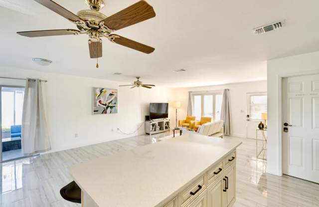 5201 Forbes Terrace Gallery 3