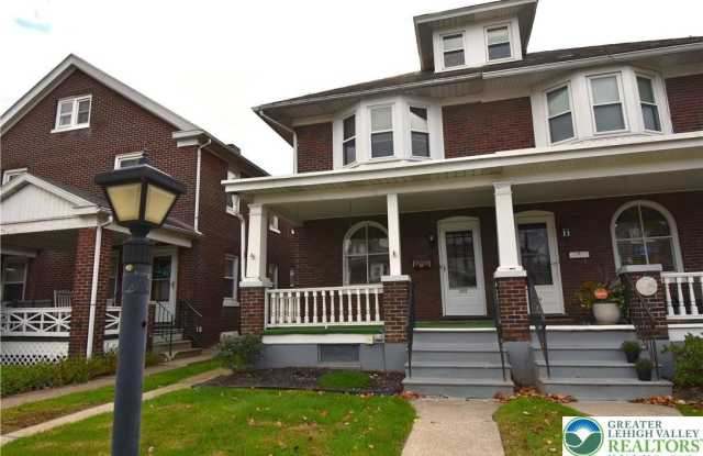 2232 Fairview Avenue photos photos