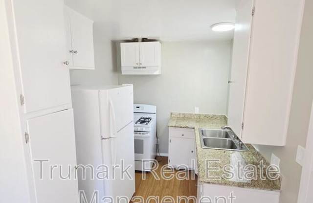 215 W Acacia Ave photos photos