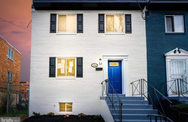 5505 HAYES STREET NE photos photos