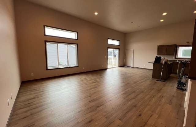 3011 33rd Ave S photos photos