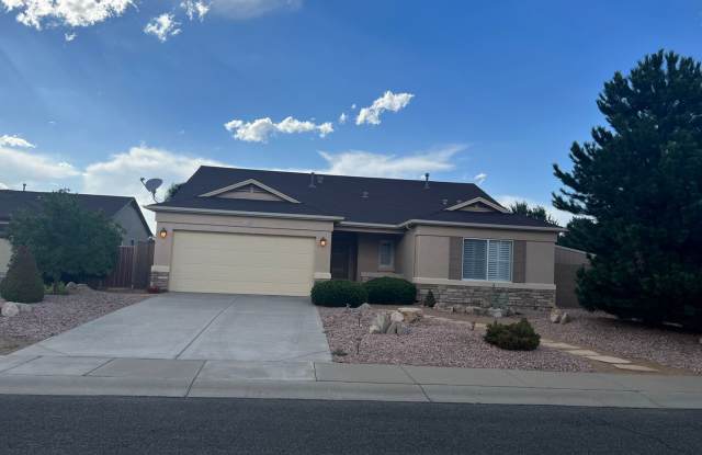Desirable Pronghorn Ranch Home with 3 bedroom, 2 bathrooms! photos photos Desirable Pronghorn Ranch Home with 3 bedroom, 2 bathrooms! photos photos