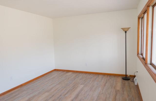 419 E Watrous Ave Gallery 3