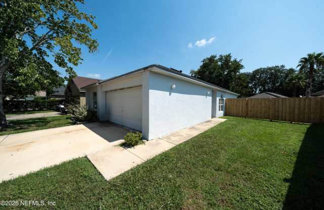 8451 OAK CROSSING Drive W Gallery 3