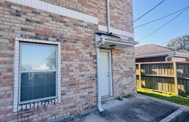 107 Chicago Ave - 107 Chicago Avenue, Nederland, TX 77627 107 Chicago Ave - 107 Chicago Avenue, Nederland, TX 77627