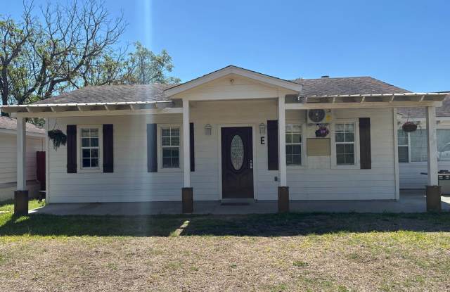 Charming 1BR Duplex in San Antonio photos photos Charming 1BR Duplex in San Antonio photos photos