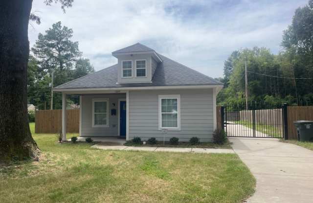 Adorable 4bed/2bath built in 2021 photos photos