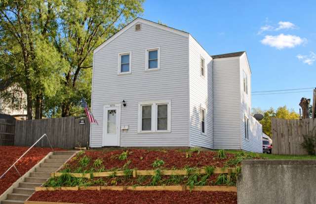 Large 3 Bedroom 2 Bathroom Home in Saint Paul! Gallery 1