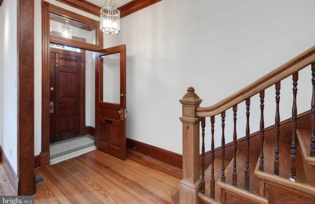 1605 35TH STREET NW Gallery 2