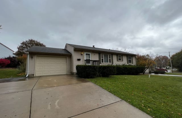 1101 Park Ave - 1101 Park Avenue, Girard, OH 44420