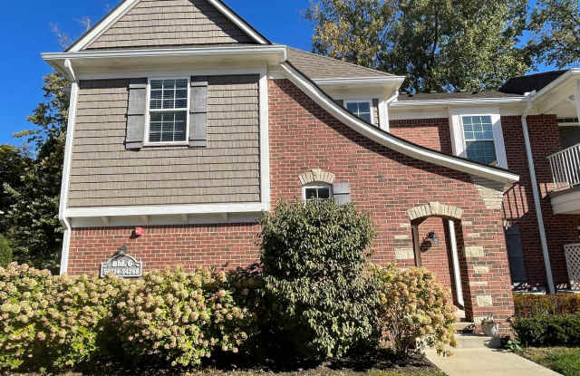 3-Bedroom, 2-Baths, 1350 SF condo-style apartment, Upper Unit in Shelby Township. Gallery 1