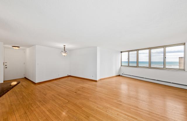 1919 N Summit Ave photos photos