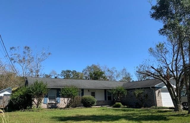 1010 WILLOW LAKE CT - 1010 Willow Lake Court, Escambia County, AL 32506