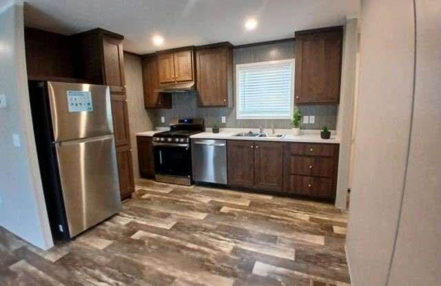868 E Commerce St photos photos