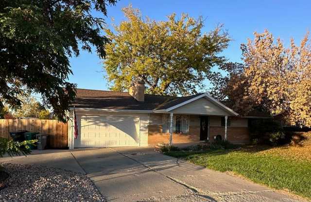 Sandy 4 bd 3 bath Single Family Stunner! photos photos Sandy 4 bd 3 bath Single Family Stunner! photos photos