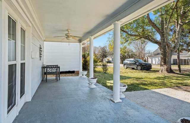 Holiday Move-In Special! Inviting 3BR/3BA Two-Story Home in Capital Heights Gallery 4