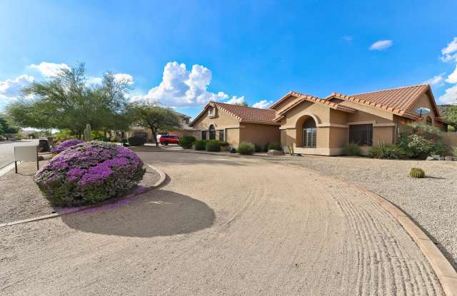 4802 W SADDLEHORN Road Gallery 2