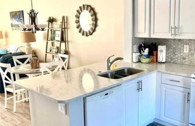 6750 Huntington Lakes Cir Gallery 3