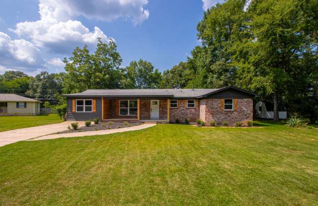 Fully Renovated 4-Bedroom Home with Brand-New Kitchen, New Flooring & Spacious Lot Gallery 1