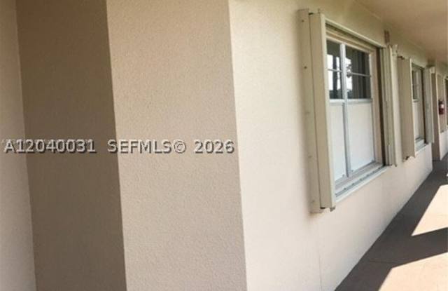 13105 SW 16th Ct Gallery 4