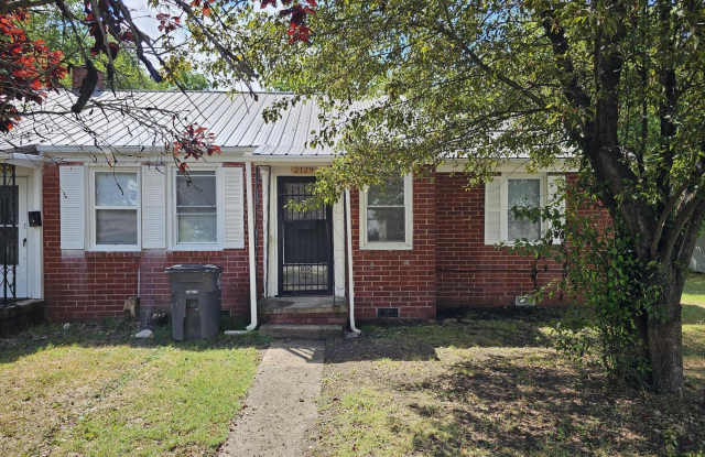 2129 Sherwood Road - 2129 Sherwood Road, Kingsport, TN 37664
