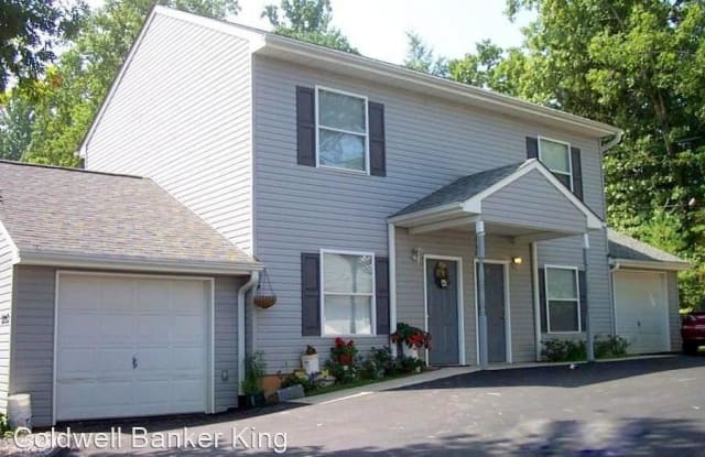 1297 D North Main St - 1297 N Main St, Hendersonville, NC 28792